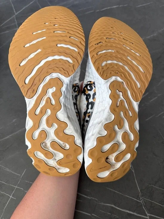 Nike React Infinity Flyknit Women’s Running Shoes with Leopard Print Swoosh - Picture 6 of 8